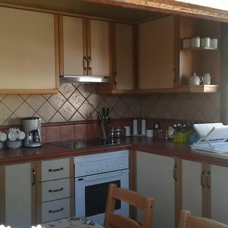Casa Familiar En La Cueva Del Viento *